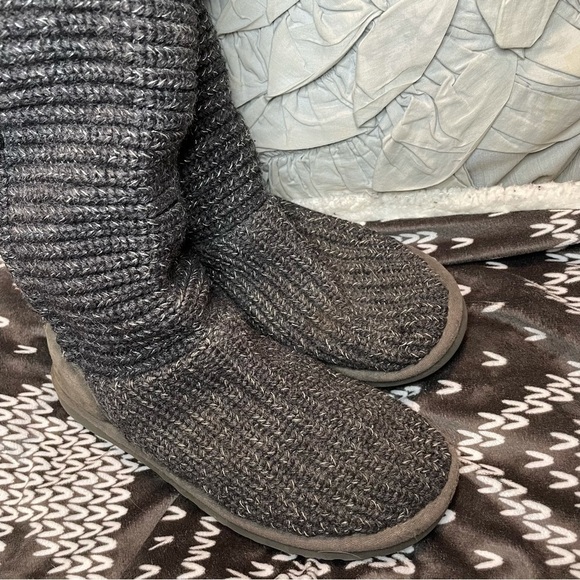 Ugg Grey Knit Button Boots 7 - Picture 2 of 5